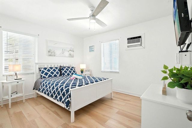 343 VAN BUREN Street 4, Hollywood, FL 33019