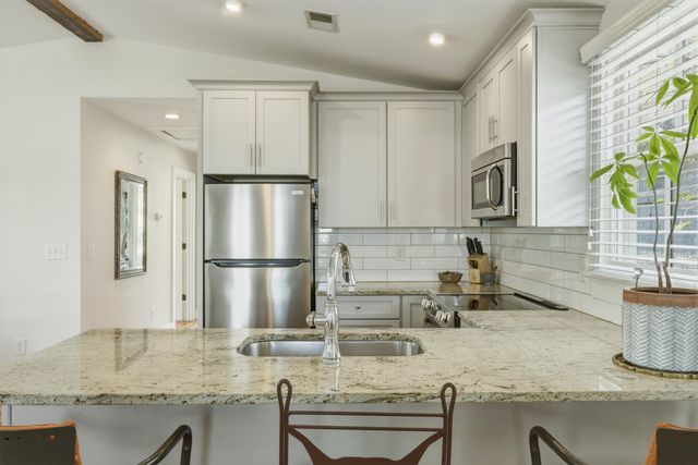 85 Romney Street, Charleston, SC 29403