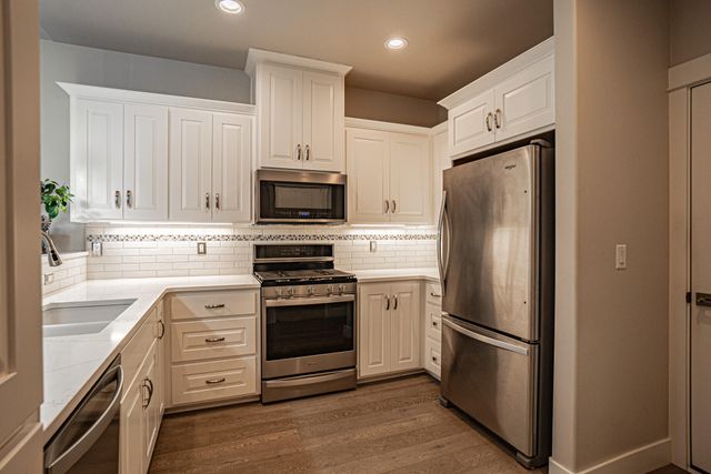 528 Waterbury Way, Medford, OR 97504