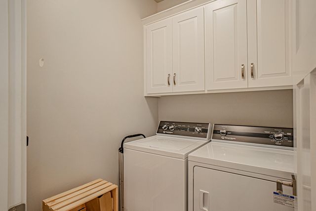 528 Waterbury Way, Medford, OR 97504