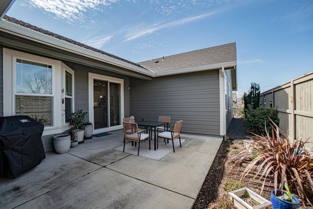 528 Waterbury Way, Medford, OR 97504
