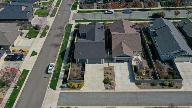 528 Waterbury Way, Medford, OR 97504