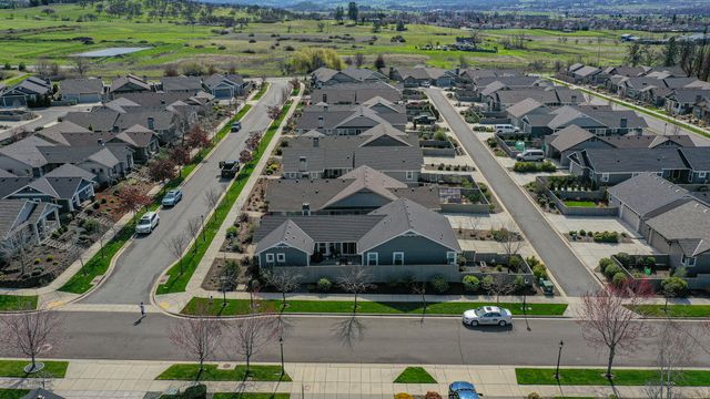 528 Waterbury Way, Medford, OR 97504