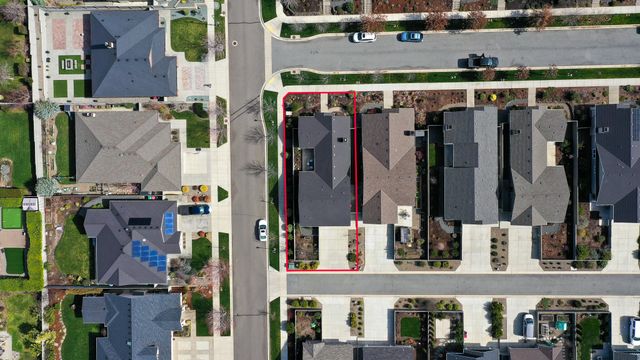 528 Waterbury Way, Medford, OR 97504