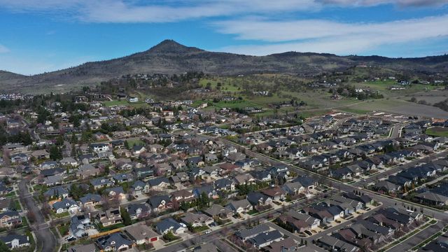 528 Waterbury Way, Medford, OR 97504