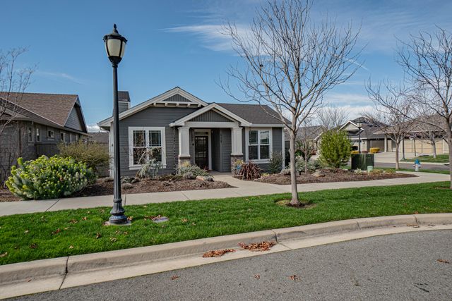 528 Waterbury Way, Medford, OR 97504