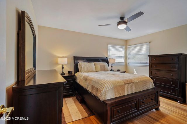 87 Newbury Road, Howell, NJ 07731