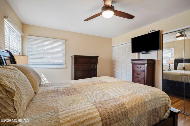 87 Newbury Road, Howell, NJ 07731