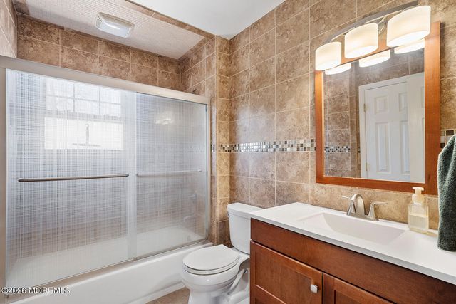 87 Newbury Road, Howell, NJ 07731