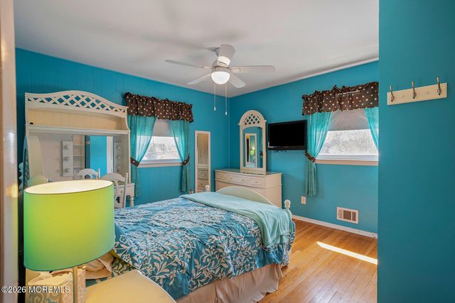 87 Newbury Road, Howell, NJ 07731