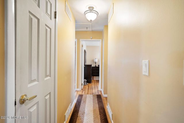 87 Newbury Road, Howell, NJ 07731