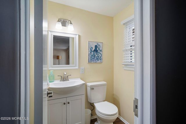 87 Newbury Road, Howell, NJ 07731