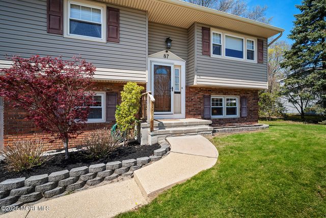 87 Newbury Road, Howell, NJ 07731