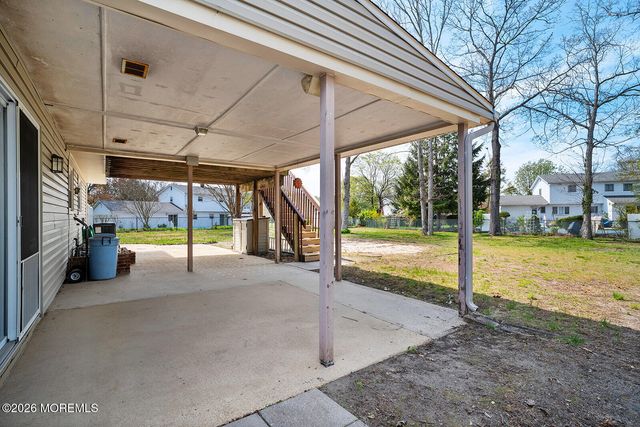 87 Newbury Road, Howell, NJ 07731