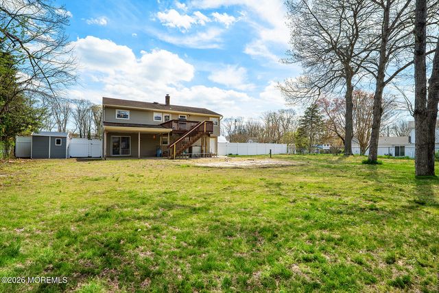 87 Newbury Road, Howell, NJ 07731