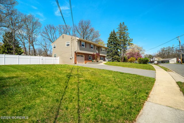 87 Newbury Road, Howell, NJ 07731