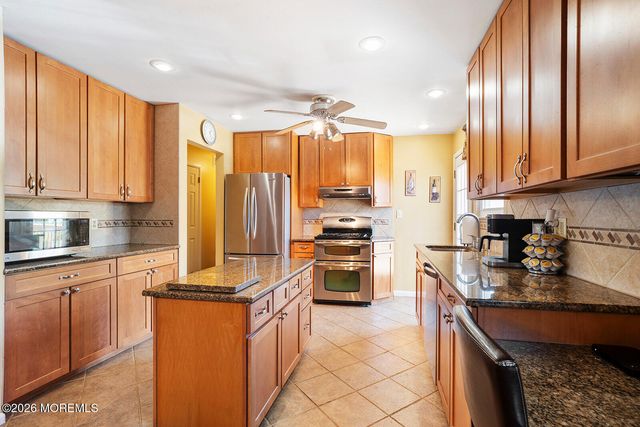 87 Newbury Road, Howell, NJ 07731