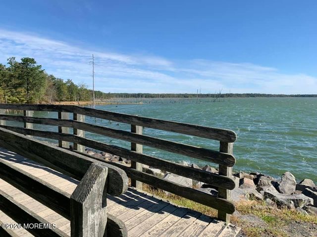 87 Newbury Road, Howell, NJ 07731