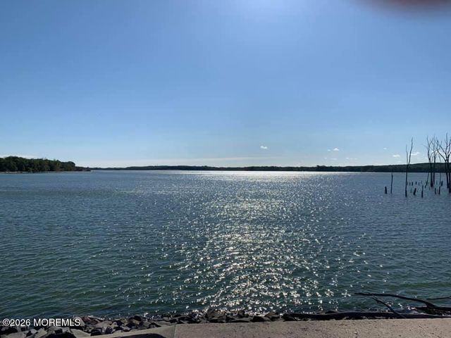 87 Newbury Road, Howell, NJ 07731