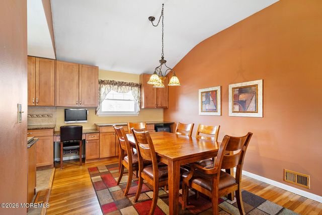 87 Newbury Road, Howell, NJ 07731