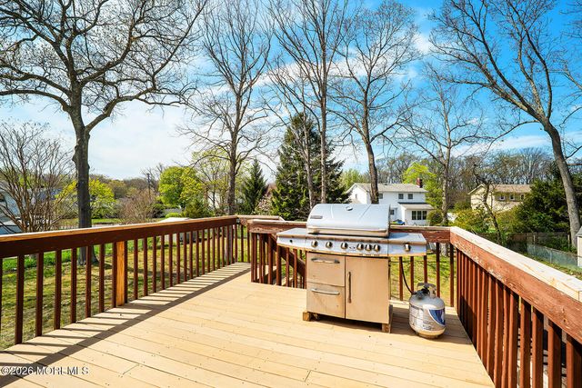 87 Newbury Road, Howell, NJ 07731