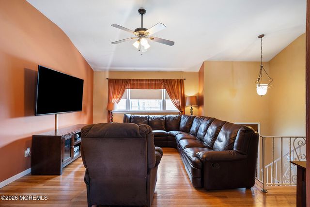 87 Newbury Road, Howell, NJ 07731