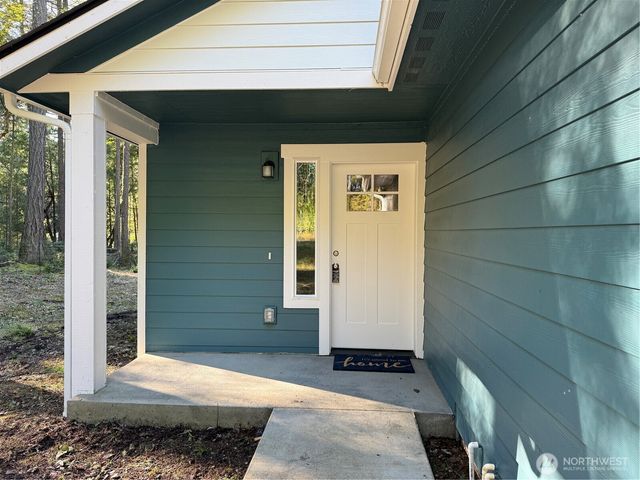 8912 126th Avenue Ct, Anderson Island, WA 98303