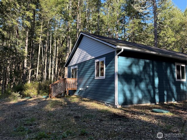 8912 126th Avenue Ct, Anderson Island, WA 98303