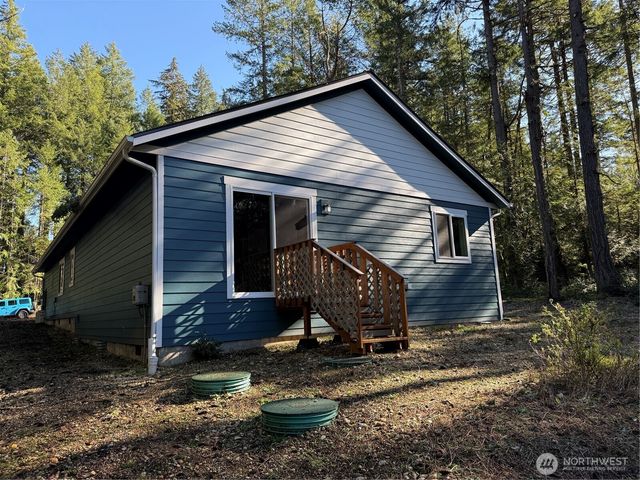 8912 126th Avenue Ct, Anderson Island, WA 98303