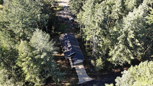 8912 126th Avenue Ct, Anderson Island, WA 98303