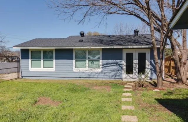 4330 Pensacola Court, Dallas, TX 75211