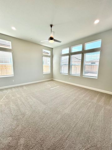 1626 Windmill Lane, Clovis, CA 93619
