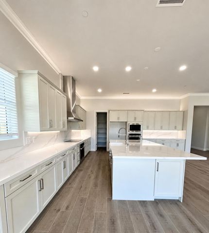 1626 Windmill Lane, Clovis, CA 93619