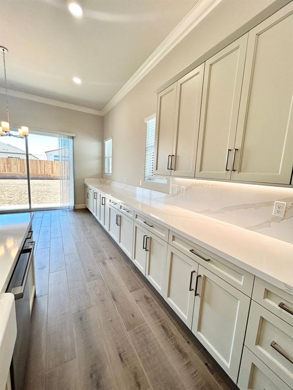 Image 3 of property listing at 1626 Windmill Lane, Clovis, CA 93619