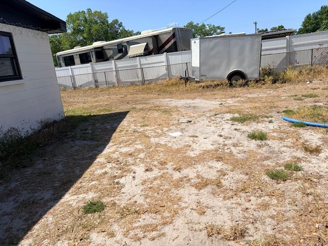 1304 WINDSOR WAY, Tampa, FL 33619