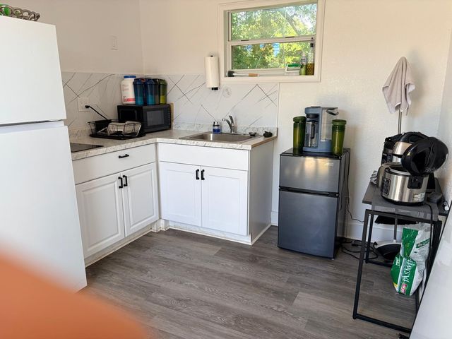 1304 WINDSOR WAY, Tampa, FL 33619