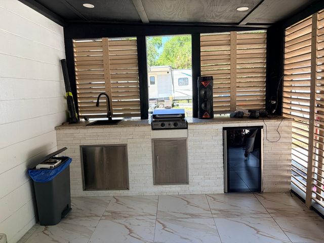 1304 WINDSOR WAY, Tampa, FL 33619