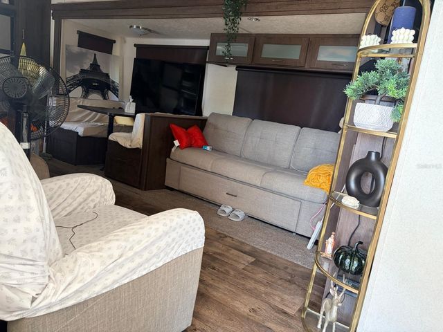 1304 WINDSOR WAY, Tampa, FL 33619