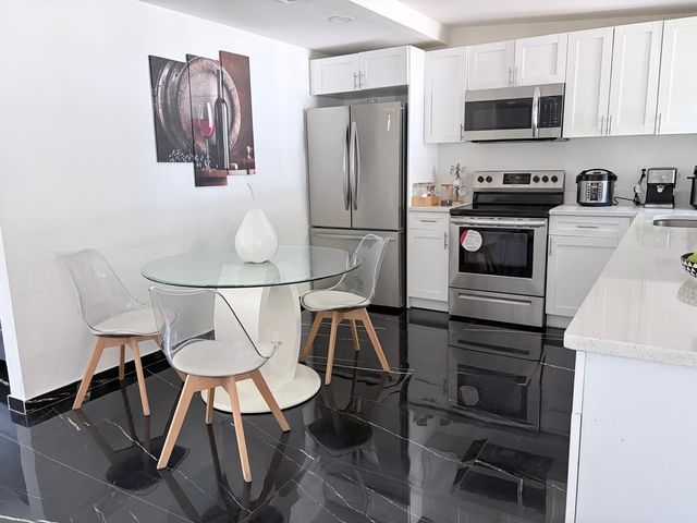 1304 WINDSOR WAY, Tampa, FL 33619