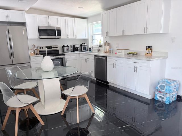 1304 WINDSOR WAY, Tampa, FL 33619