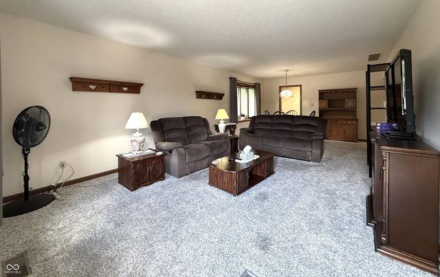 1339 Holiday E, Brownsburg, IN 46112