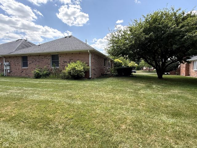1339 Holiday E, Brownsburg, IN 46112
