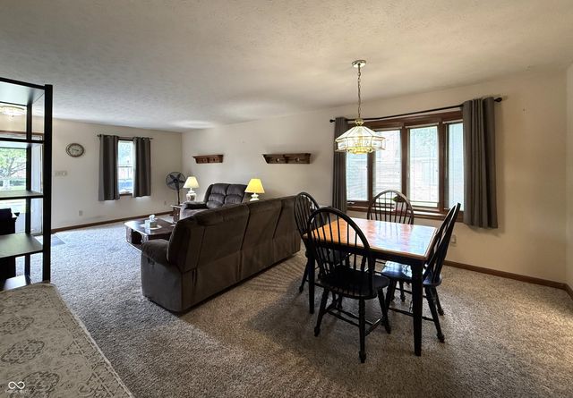 1339 Holiday E, Brownsburg, IN 46112