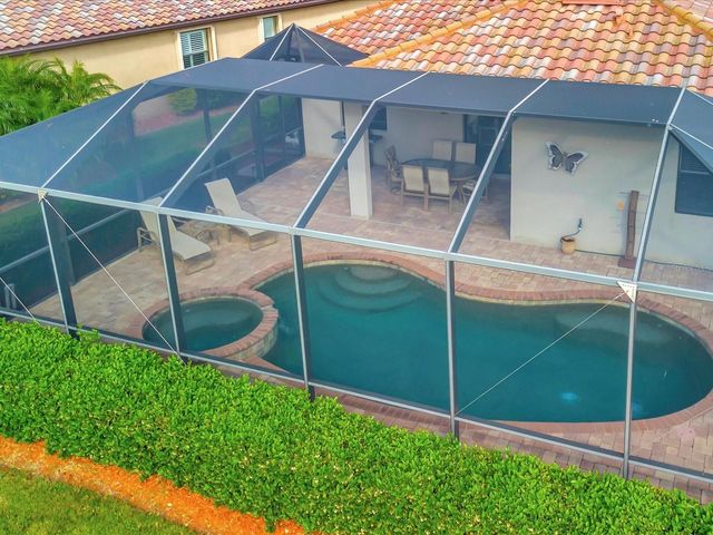 6880 WILLOWSHIRE WAY, Bradenton, FL 34212