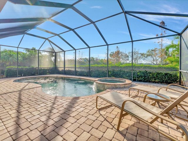 6880 WILLOWSHIRE WAY, Bradenton, FL 34212