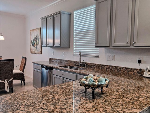 6880 WILLOWSHIRE WAY, Bradenton, FL 34212