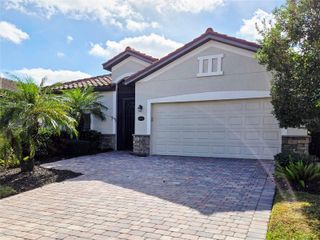 6880 WILLOWSHIRE WAY, Bradenton, FL 34212