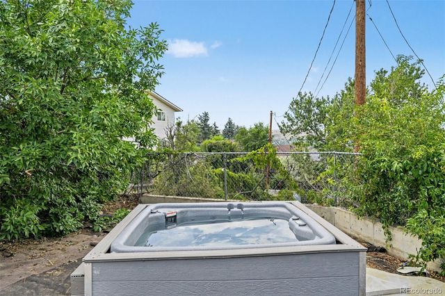 15735 W 3rd Avenue, Golden, CO 80401