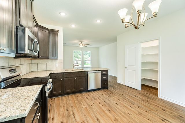 141 Shady Lane, West Columbia, TX 77486