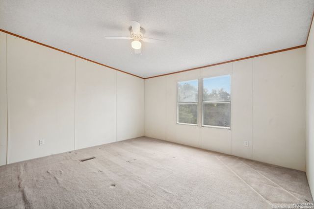 140 Lake Terrace Dr, Lakehills, TX 78063